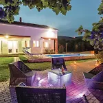 Awesome In Kaštel Novi