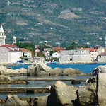 Сasa de vacaciones Awesome In Kaštel Novi