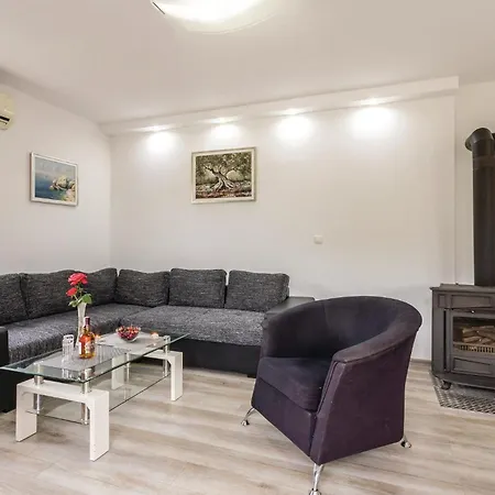 Awesome In * Kaštel Novi
