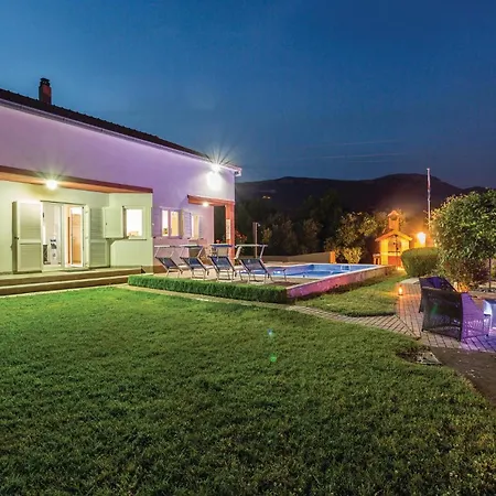 Awesome In Kastel Novi