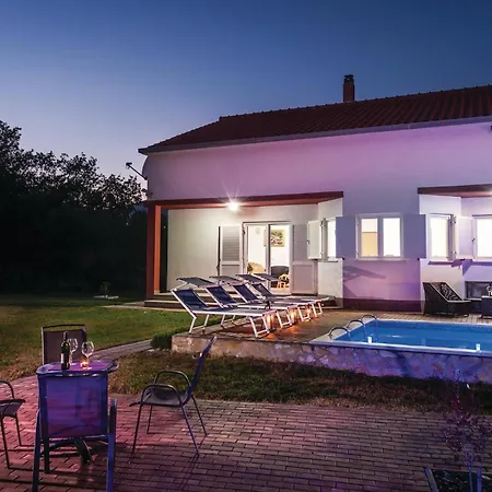 בית נופש Amazing In Kaštel Novi